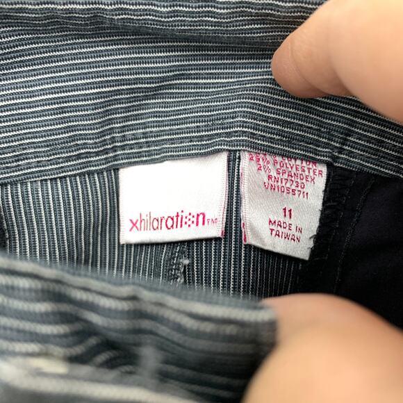 Y2K Xhilaration Dress Shorts Junior's Size 11 Gray Pinstriped - Picture 2 of 4